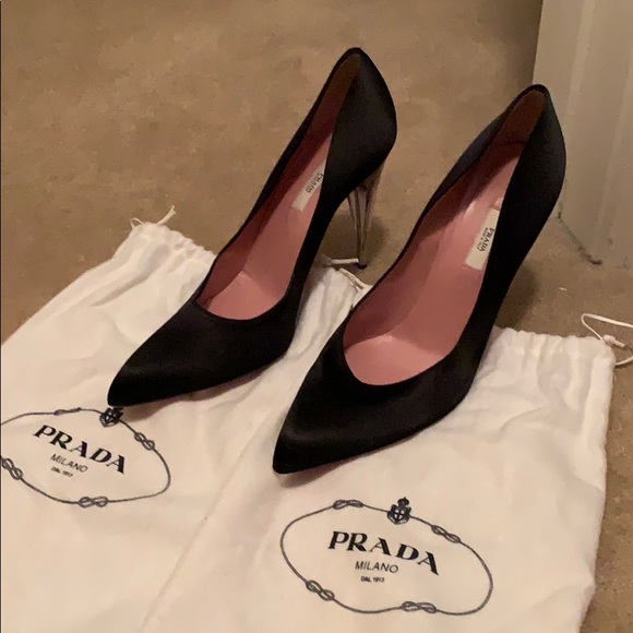 Vintage Prada heels. - Picture 4 of 8